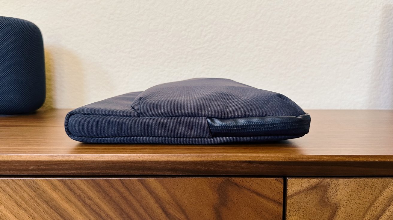 Boční pohled na Laptop Caddy