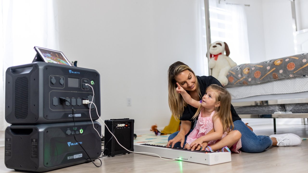 AC300 a B300 udrží napájení připravené na dosah ruky. 