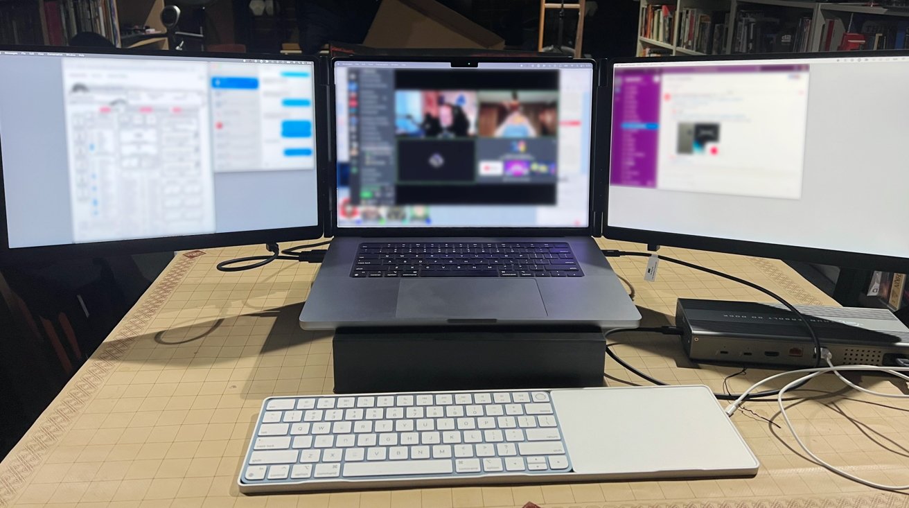 Je to skoro jako Dungeons &  Obrazovka Dragons DM pro MacBook Pro. 