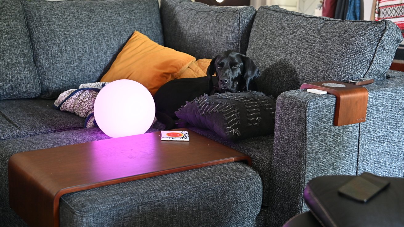 Eve Thread je přenosný, takže ho používáme na gauči na filmový večer