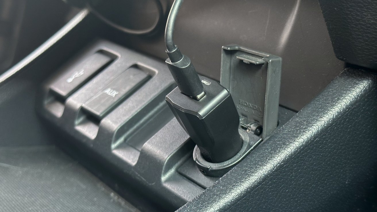 Přiložený kabel nemusí vyhovovat vašim potřebám