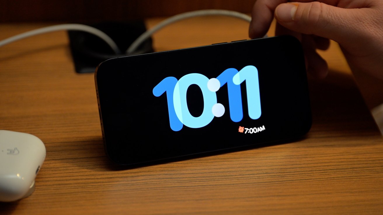 Různé hodiny pro pohotovostní režim