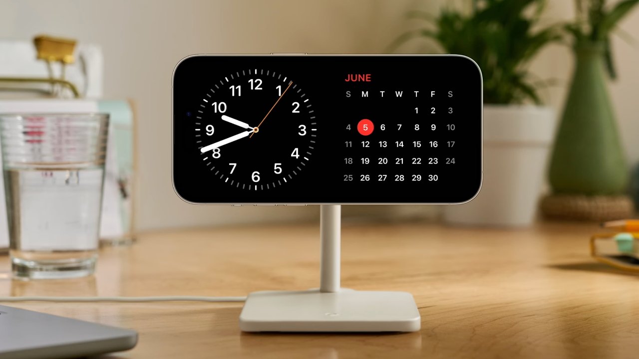 Možná máte u postele nabíječku MagSafe, ale samozřejmě ji teď budete potřebovat do kuchyně a kanceláře