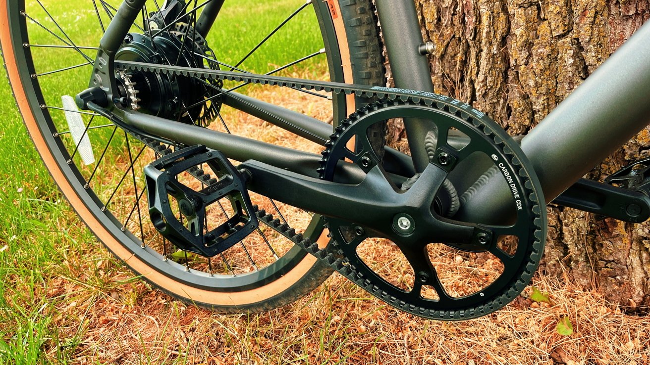 Cyklistický pás, který se používá místo řetězu