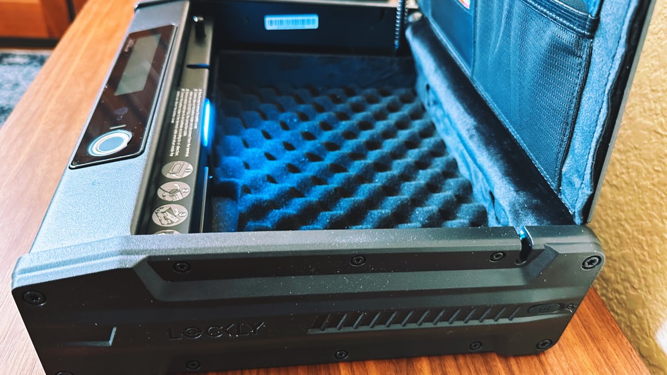 Po otevření víka se rozsvítí kontrolka