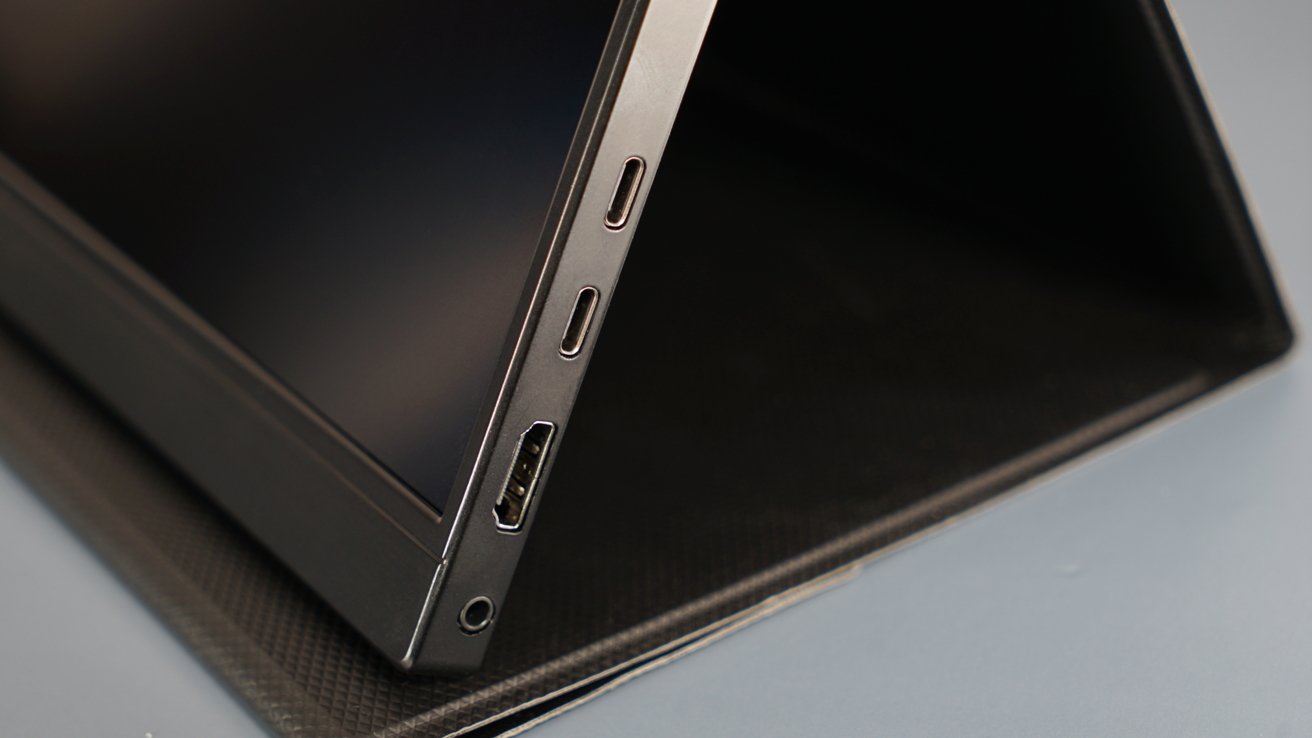 Dva USB-C a jeden HDMI