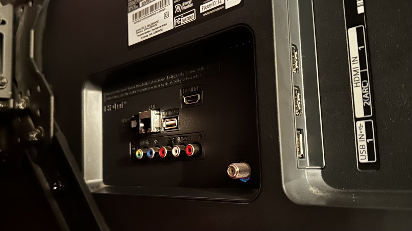 LG UN73 UHD TV porty