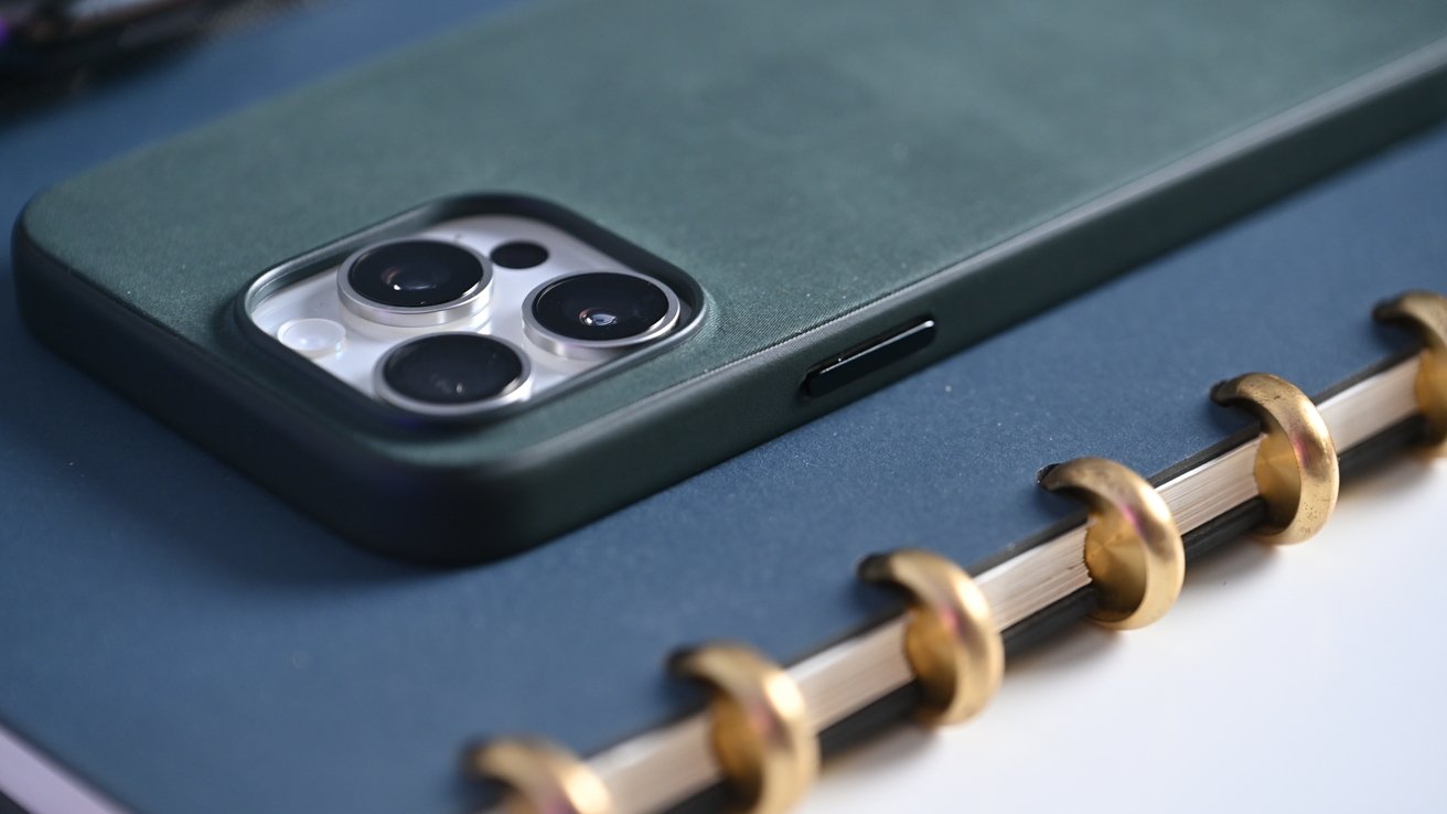 Evergreen pouzdra Apple FineWoven