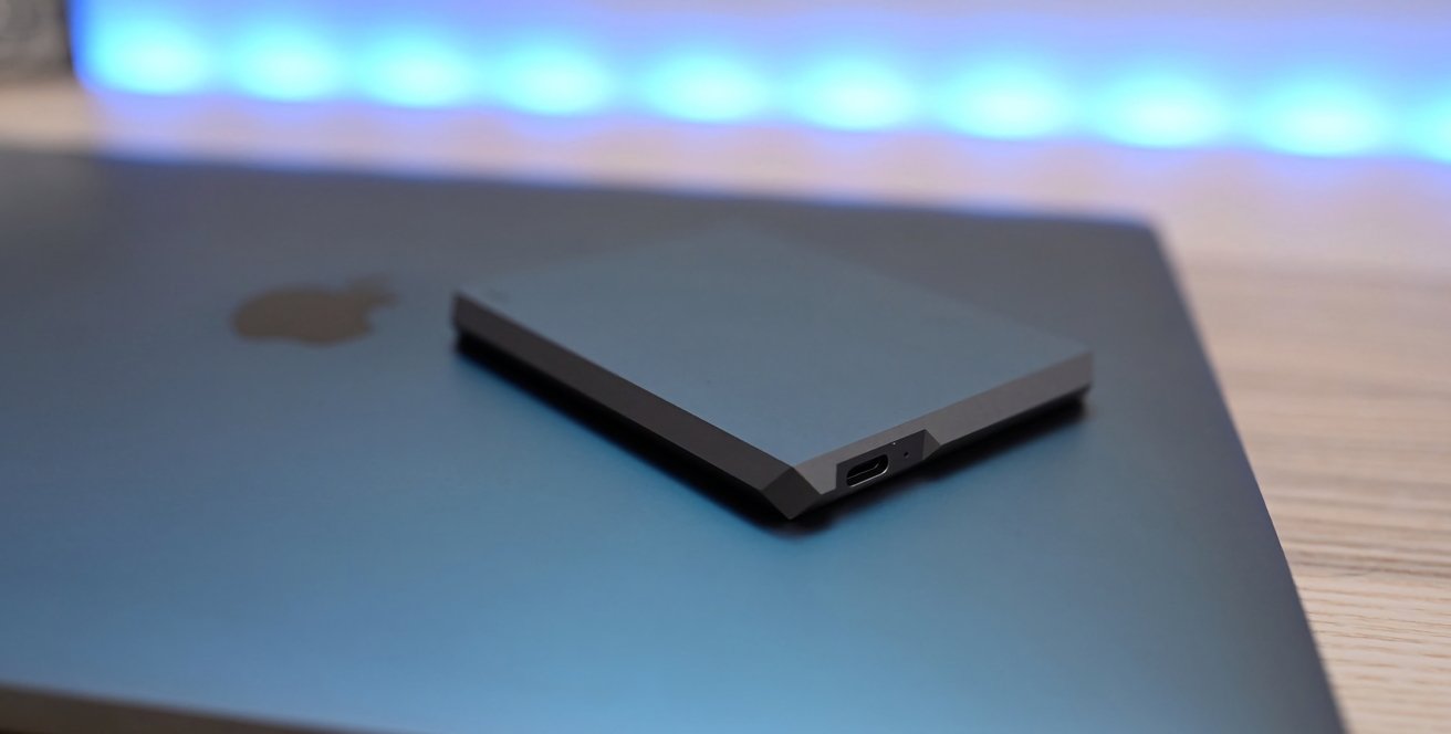 Nejlepší SSD pro iPhone 15 video - LaCie Mobile SSD