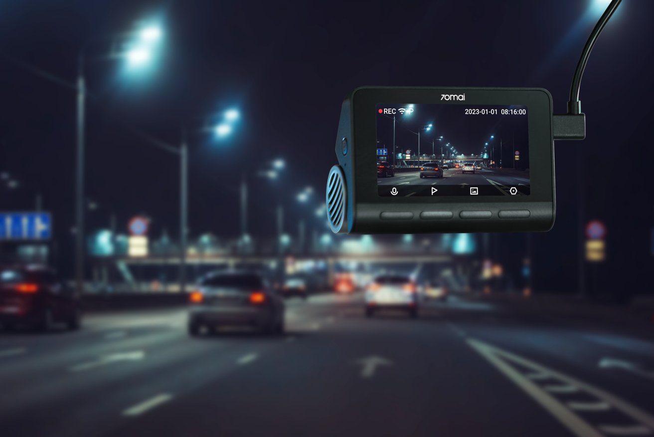 70mai A810 má skvělé schopnosti při slabém osvětlení