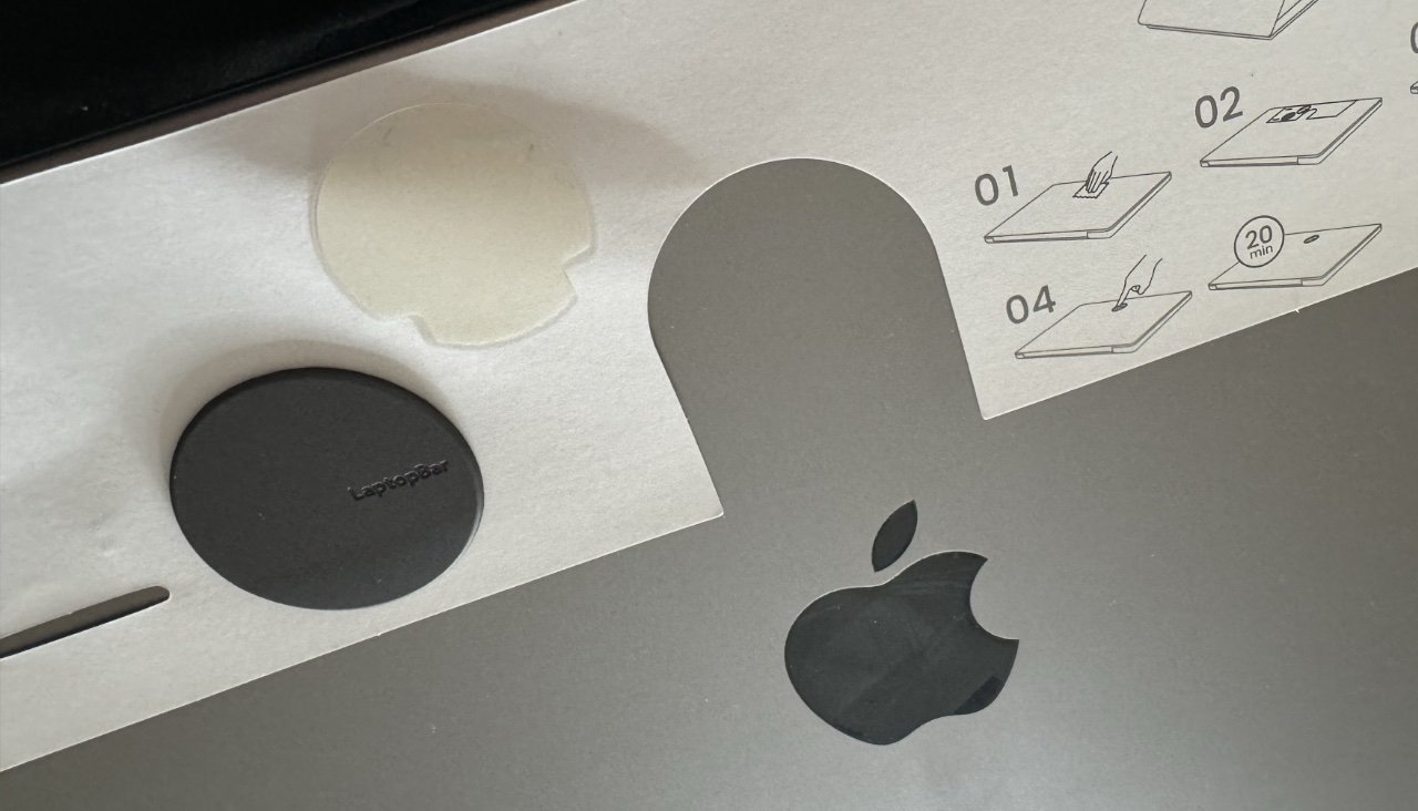 BenQ poskytuje dva držáky a papírové vodítko pro umístění