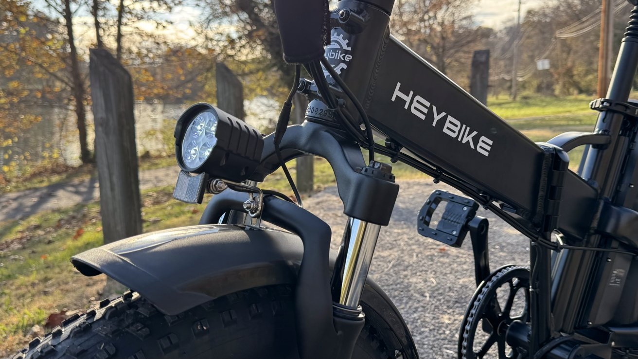 Světlomet je jednoduché zařízení bez směrových světel