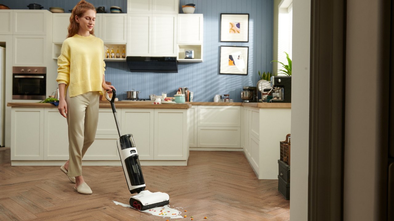 Vyčistěte mokré a suché nečistoty s Dyad Pro.