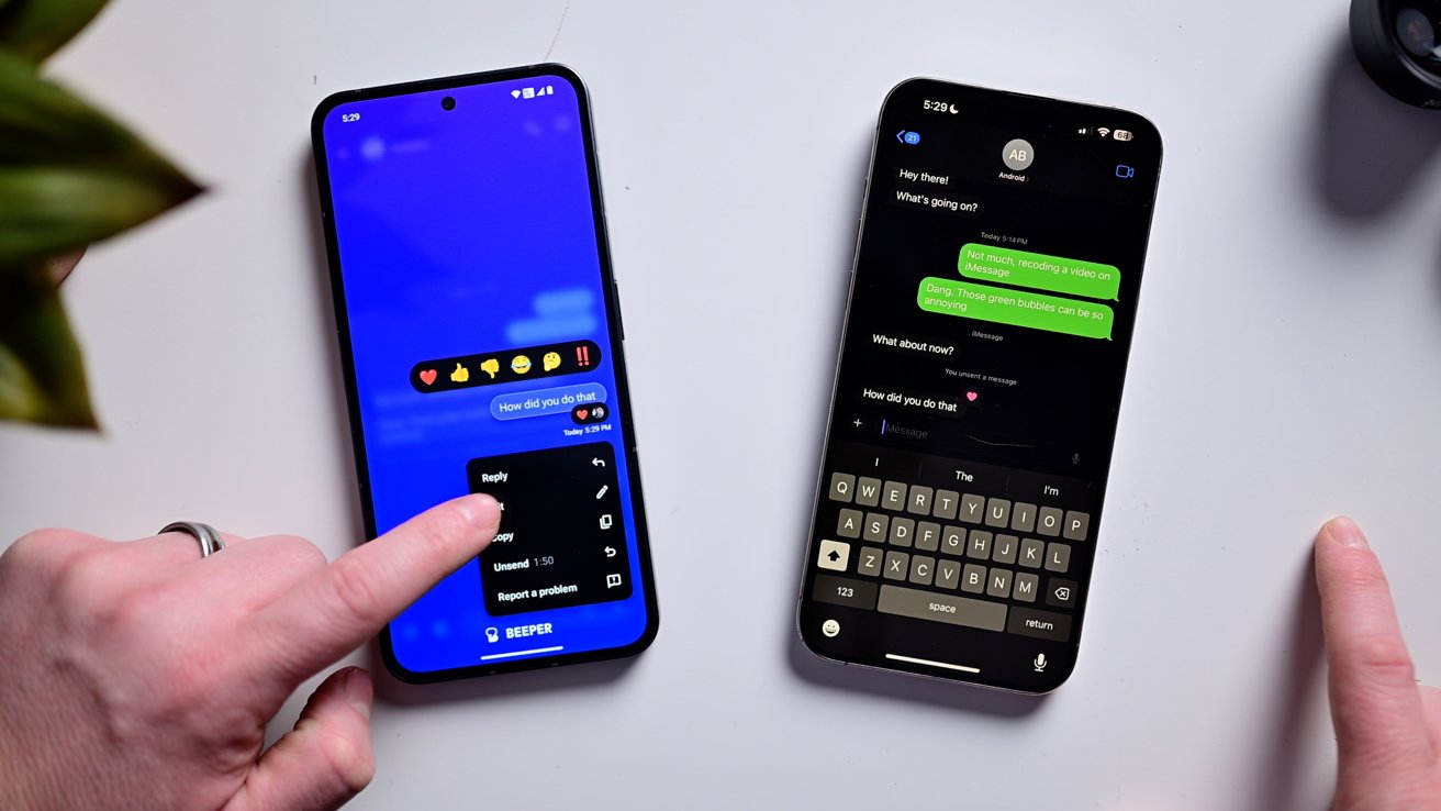 Je podporováno klepnutí, vrácení zpět odeslání a úprava zpráv