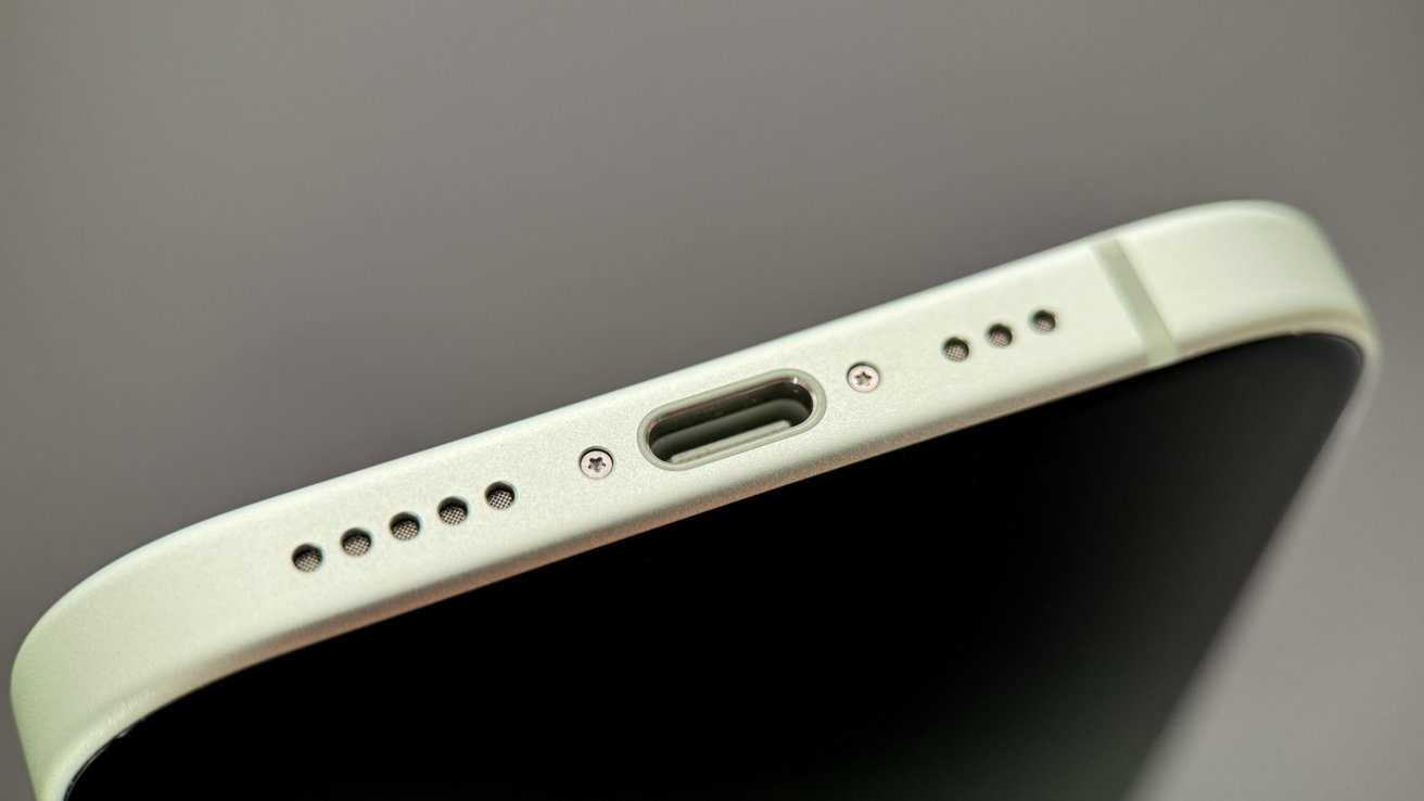 USB-C není žádnou revolucí, ale je příjemné mít jeden konektor pro všechno